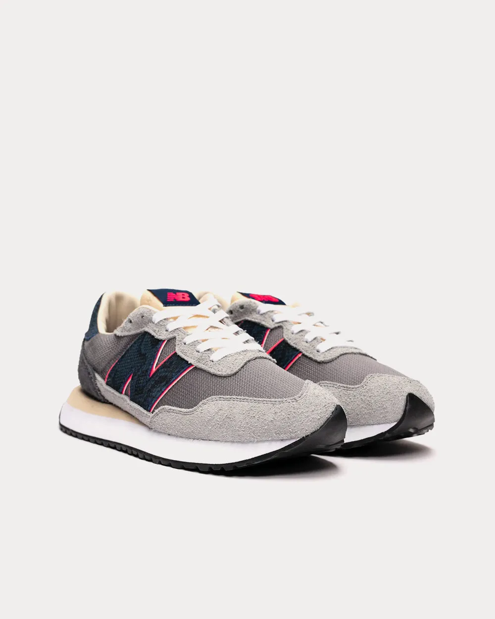 237 "Blue Racer" Navy / Grey Low Top Sneakers 740 New Balance Pink