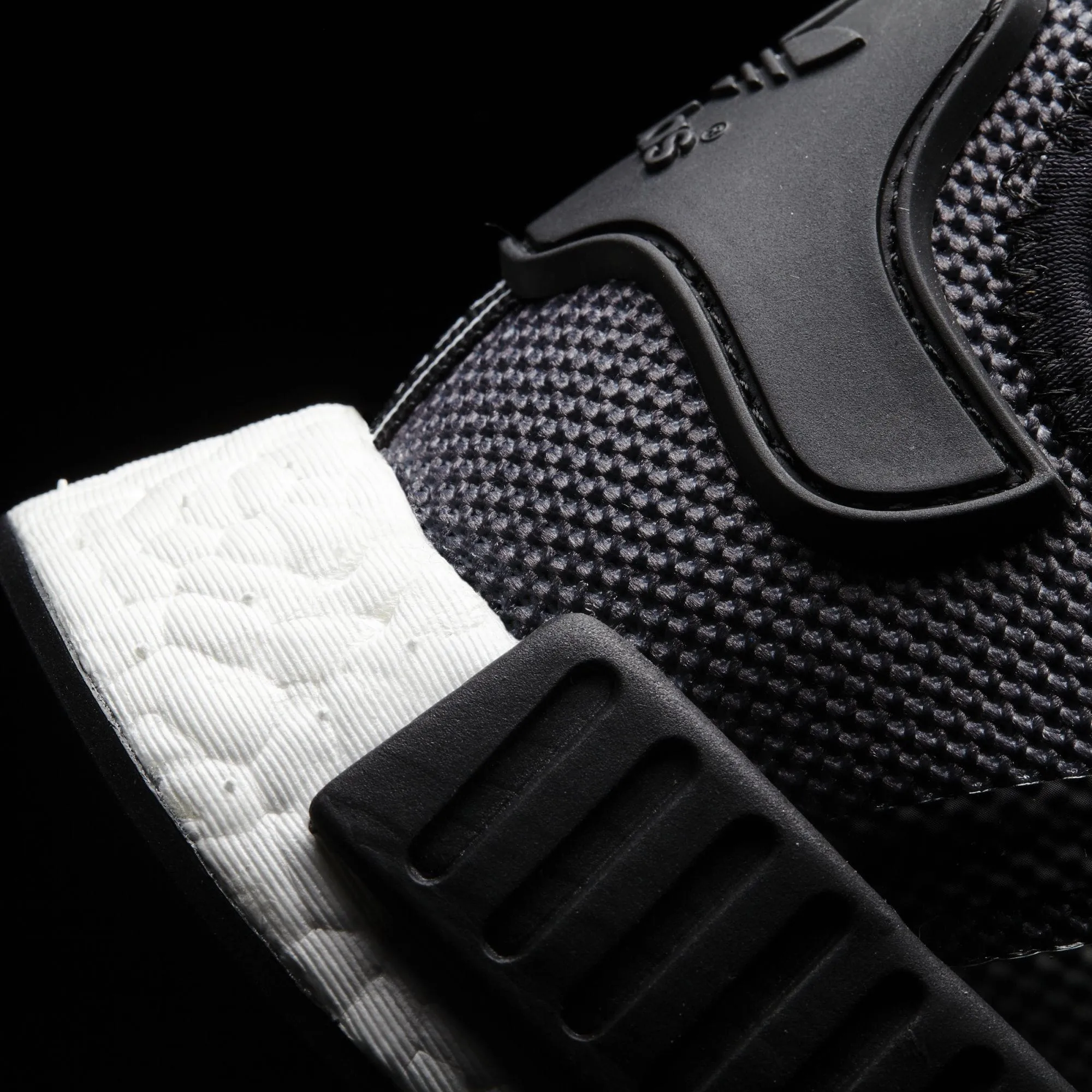 Adidas Terrex Ax4 Mid Gore-tex Hiking Shoe ADIDAS NMD R1 - Core Black Chalk White