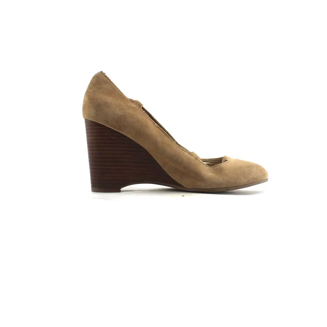 Pooh Bear Slippers ADRIENNE VITTADINI .