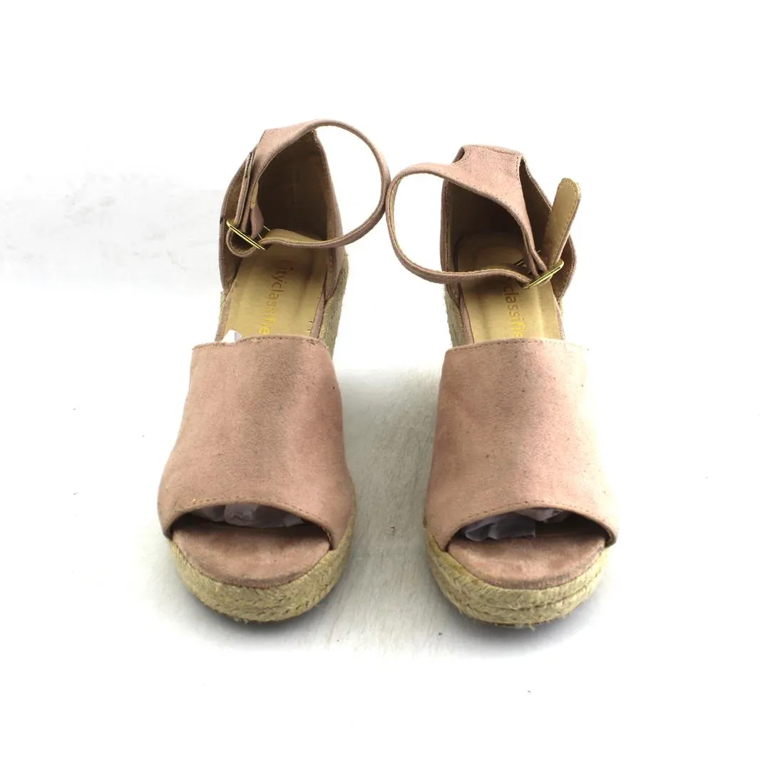 CITY CLASSIFIED . Vibi Venezia Velvet Slippers