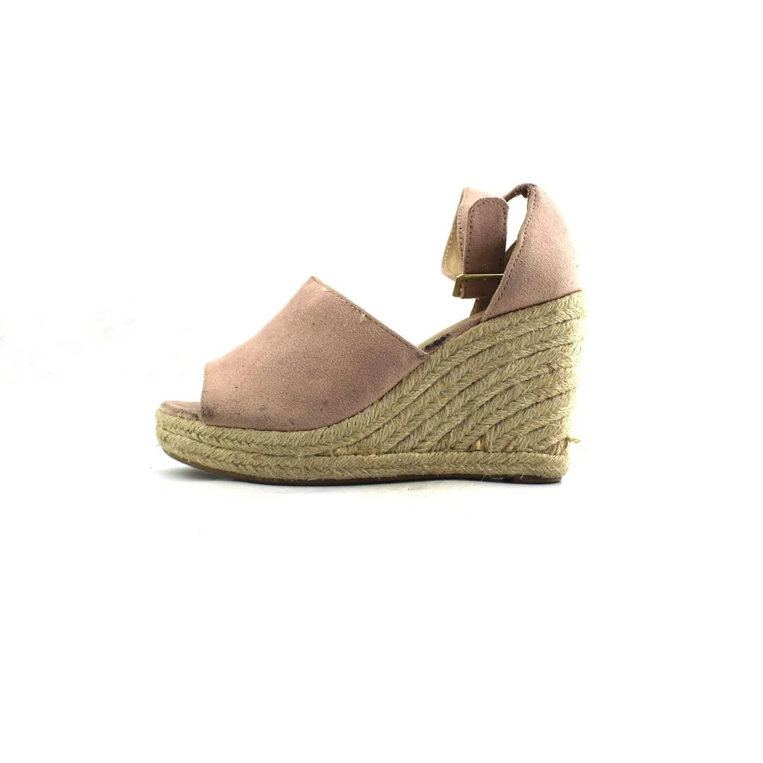 CITY CLASSIFIED . Happy Feet Slippers Review