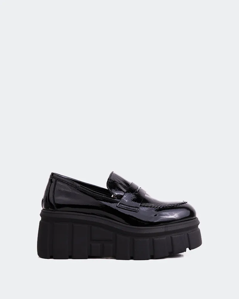 Dawson Black Naplack Loafers And Shorts