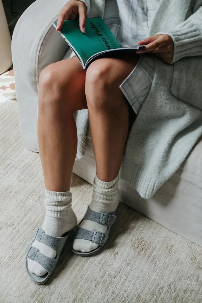 Hawaii Monochrome Slipons Moschino Loafers