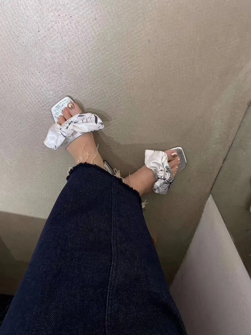 Lanvin Slides Suicoke binfenxie  -  Casual Women Slippers Summer Dress Shoes Bow Design Casual Slides Summer Outside Mules Black Silver Size 35-39 Party Slippers