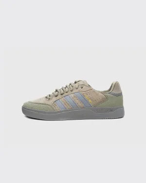 Adidas Tyshawn Low Shoe - Pebble/Grey Adidas Tennis Shoes Cloudfoam