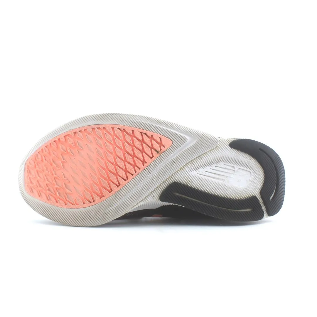 Bondi 7 Running Shoe NEW BALANCE FUELCELL 890 V8