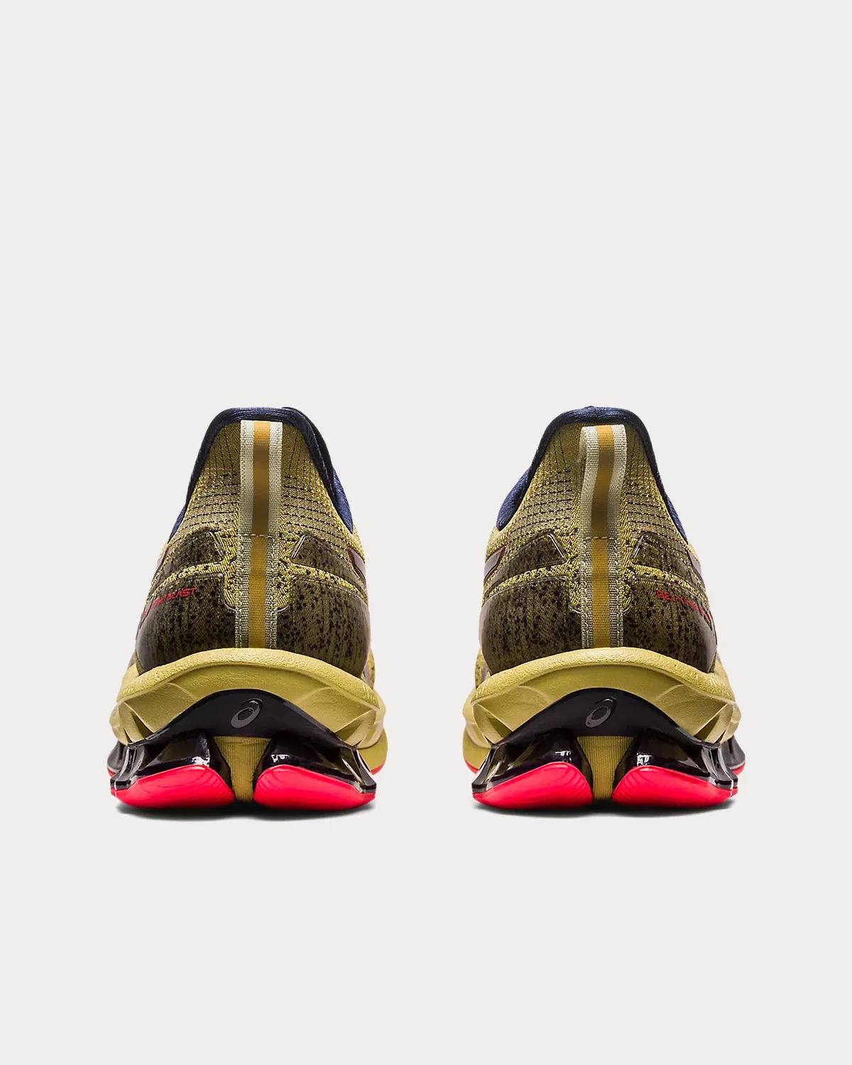 Running Shoes Asics Novablast Gel-Kinsei Blast LE 2 Olive Oil / Electric Red Running Shoes