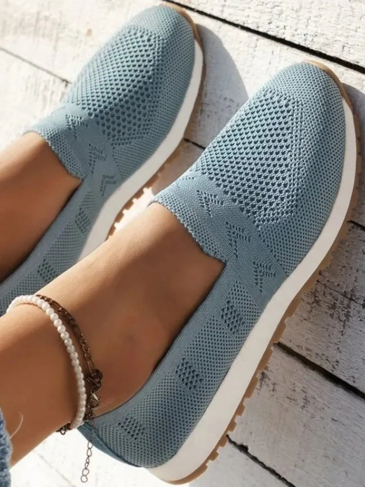 Leva Lightweight Slip-On Sneakers Sandals For Supporting Arches