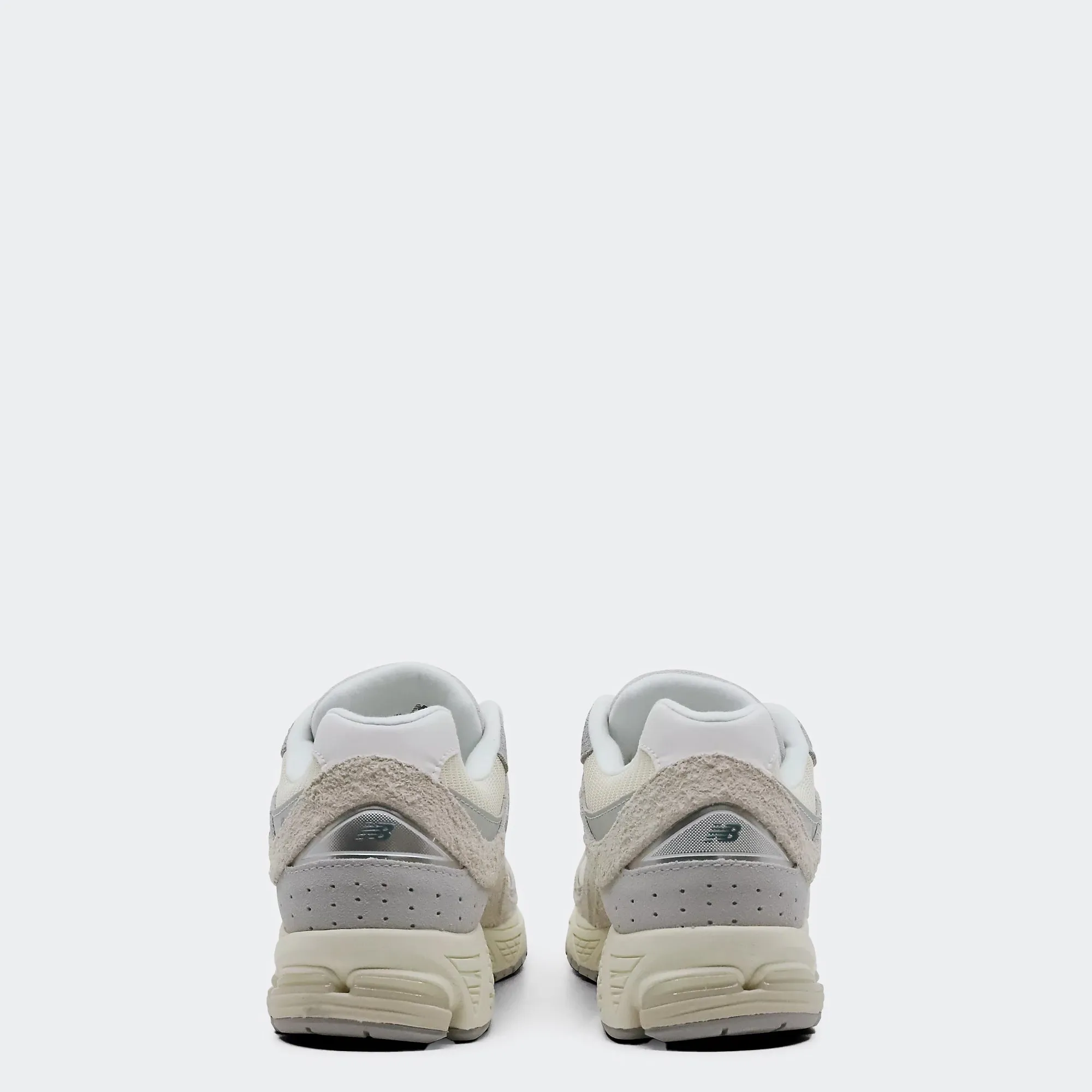 Men's New Balance 2002R Shoes Linen New Balance Cross Trainers Women