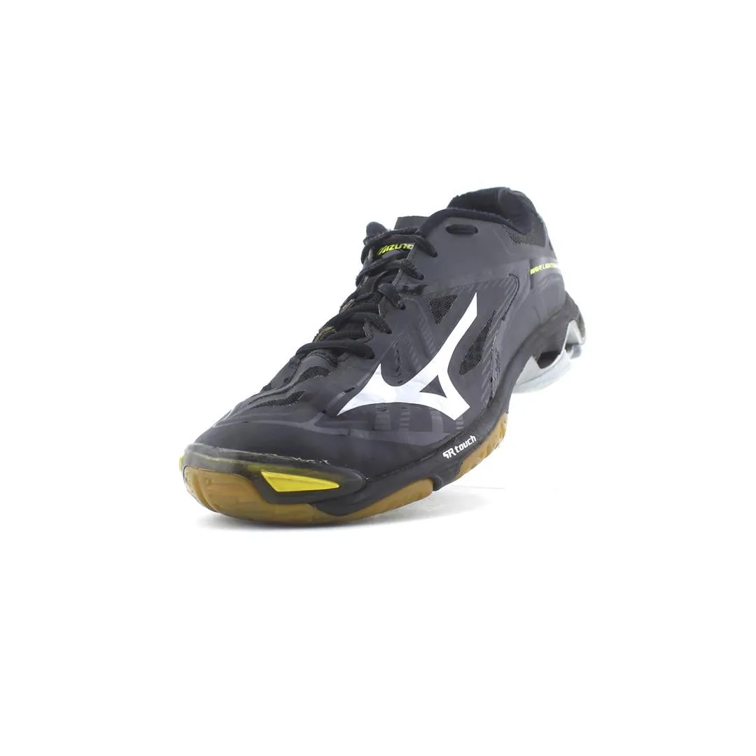 Running Shoes For Narrow Feet MIZUNO WAVE LIGHTNING 22