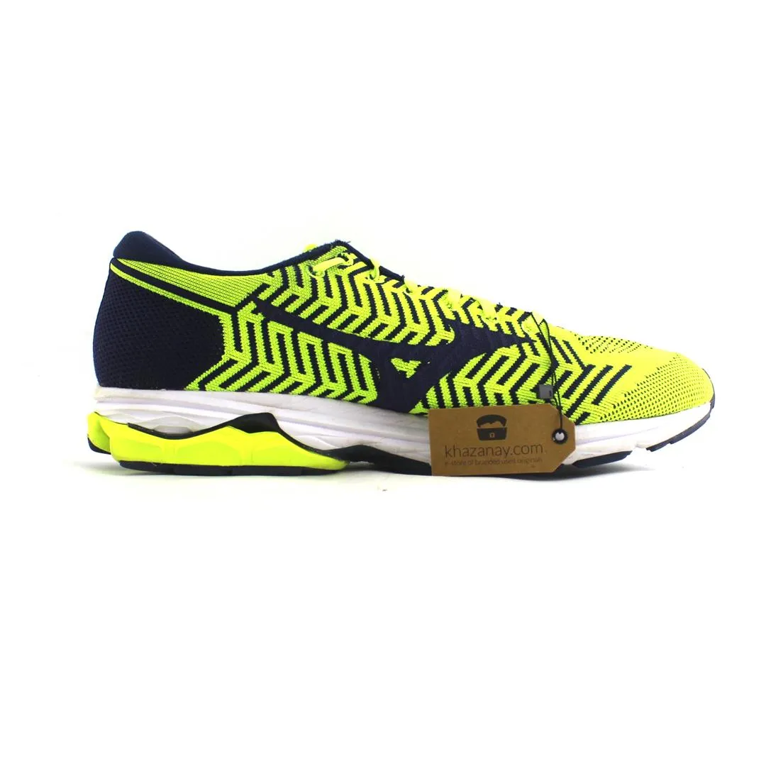 MIZUNO WAVEKNIT R2 Best Shoes To Run A Half Marathon