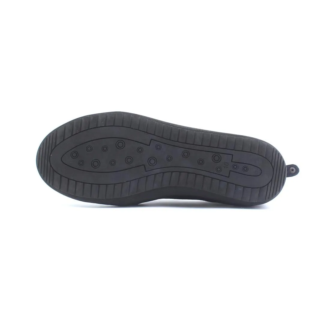 Best Sneakers For Teachers PANDERE .