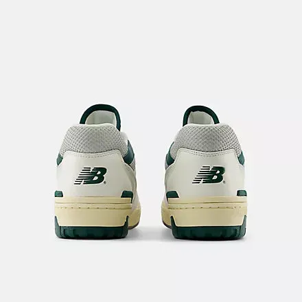 New Balance 550 - Sea Salt with Marsh Green New Balance Urc42