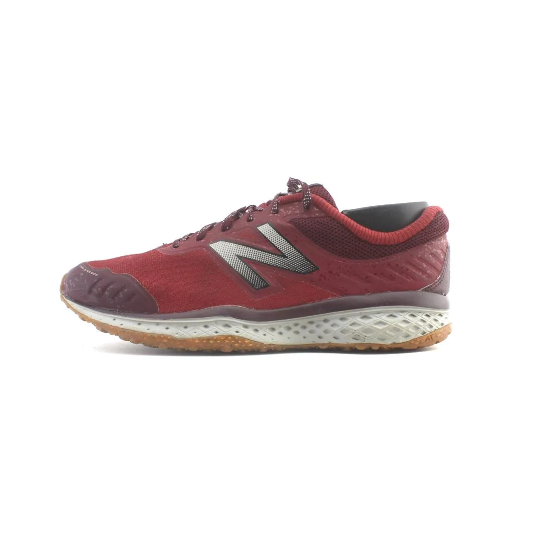 NEW BALANCE COMFOR TRIDE 620 V2 Squatting In Running Shoes