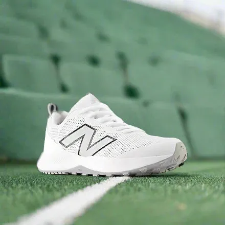 New Balance Dynasoft 4040v7 Youth Turf Trainer - White Men's New Balance Wide Fit Trainers