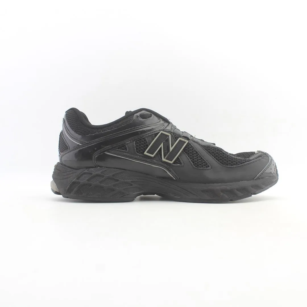 NEW BALANCE RUNNING 740 Flat Shoes With A Strap Across The Ankle