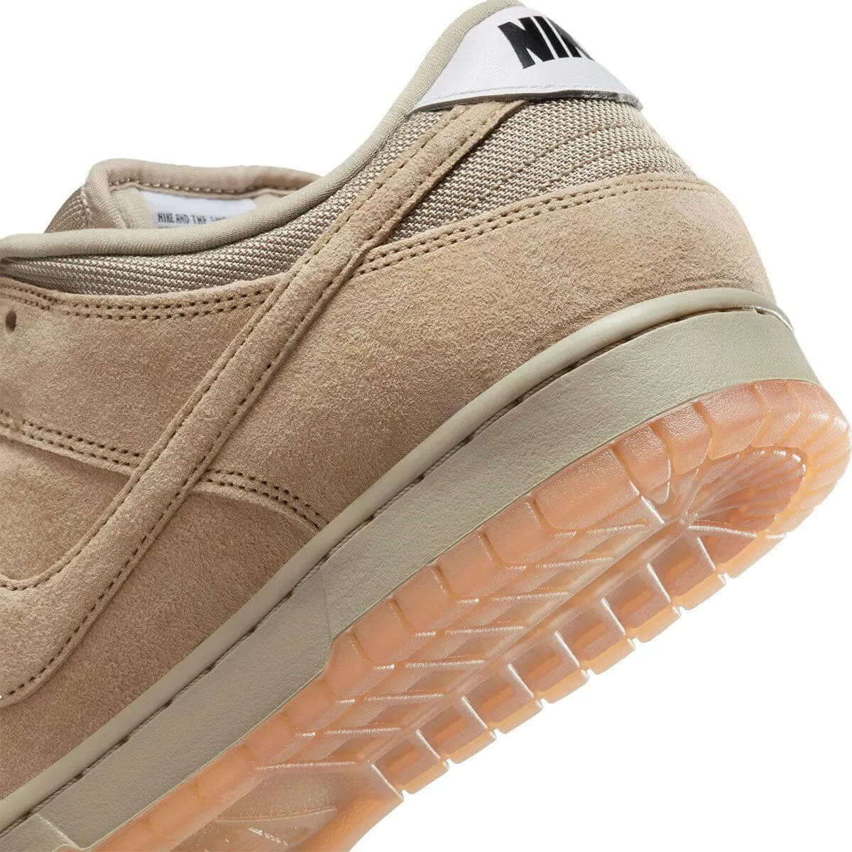 Nike SB - Dunk Low Pro Shoes Parachute/Beige Asics Frequent Trail Shoe