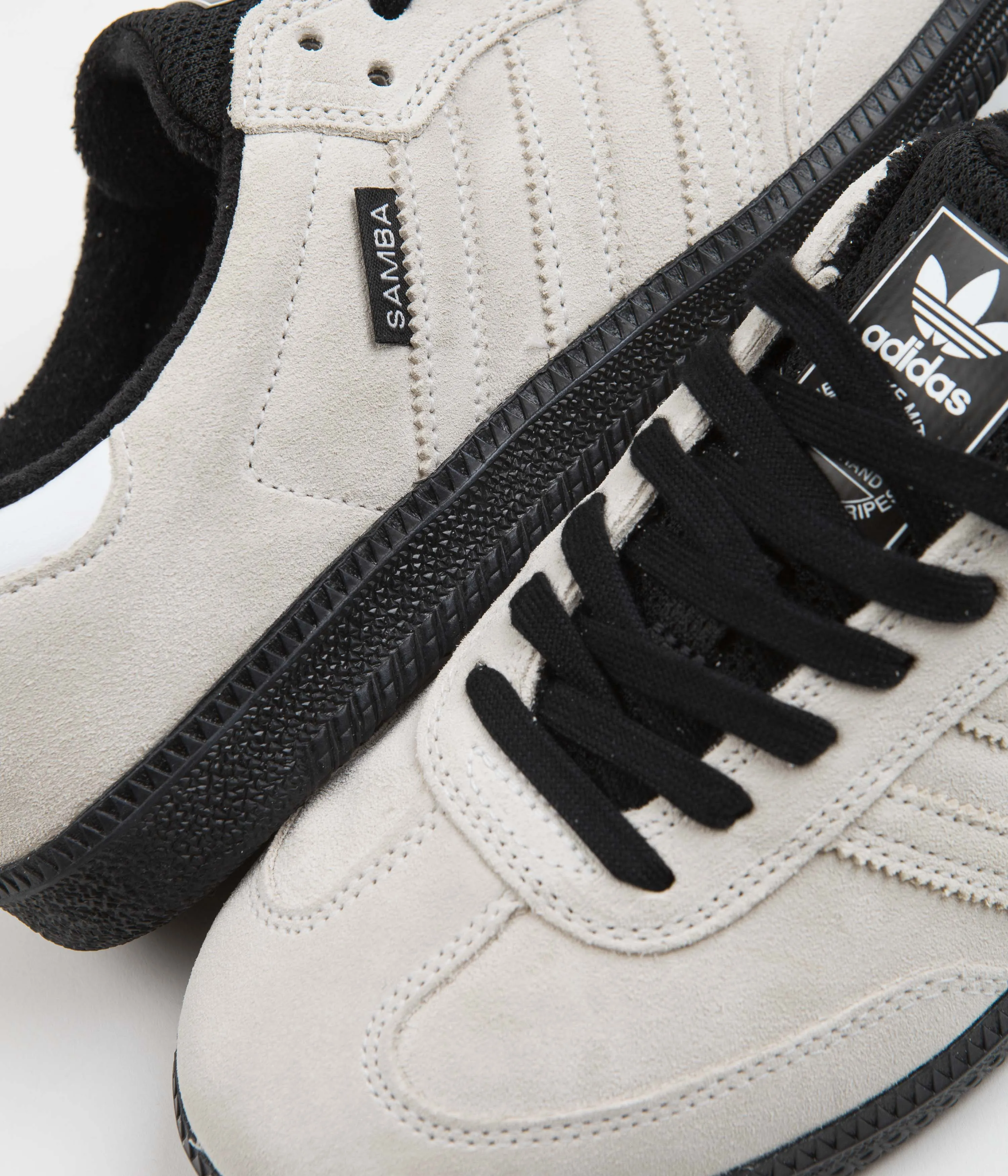 Adidas Yeezy Boost 350 V2 Casual Shoes Adidas Samba ADV Shoes - FTWR White / Core Black / Bluebird