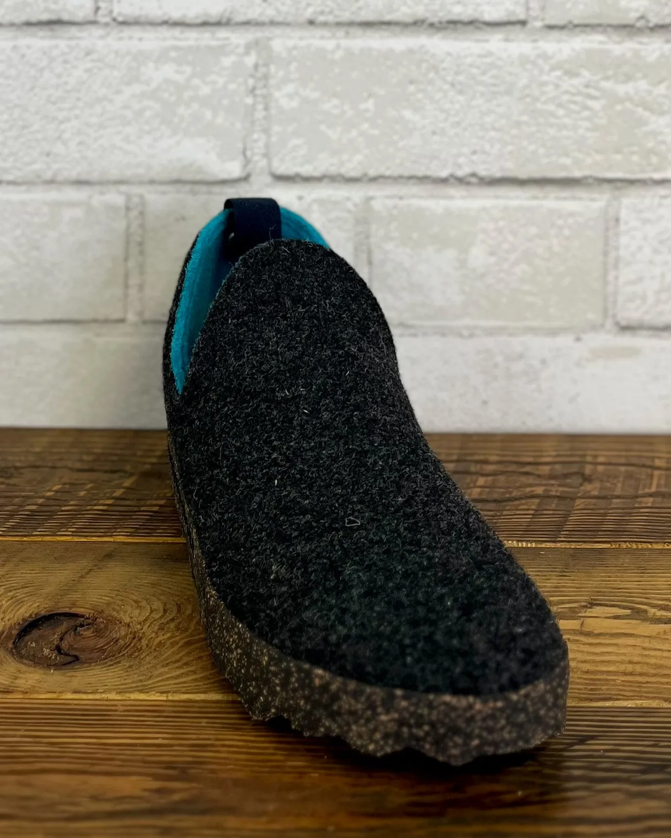 City in Anthracite Sandy Liang Slippers