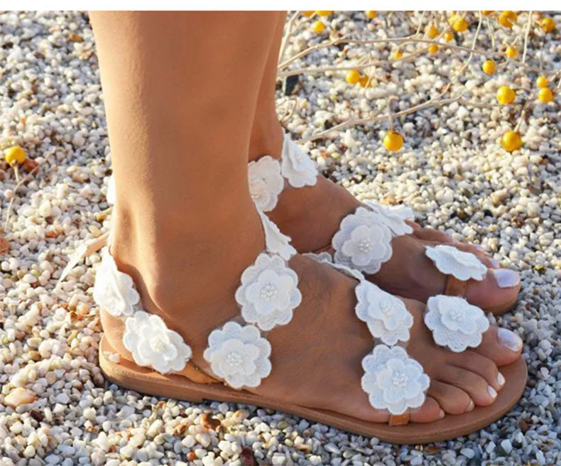 Stylish Flip Flops Fashion Trend Women Sandals Bohemia Style Summer Shoes For Women Flat Sandals Beach Shoes 2019 Flowers Flip Flops Plus Size Chaussures Femme
