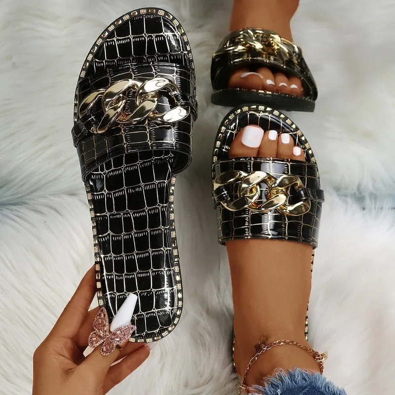 Fashion Sexy Chain Lock Roman Style Flat Outdoor  Sandals Clouds Slippers
