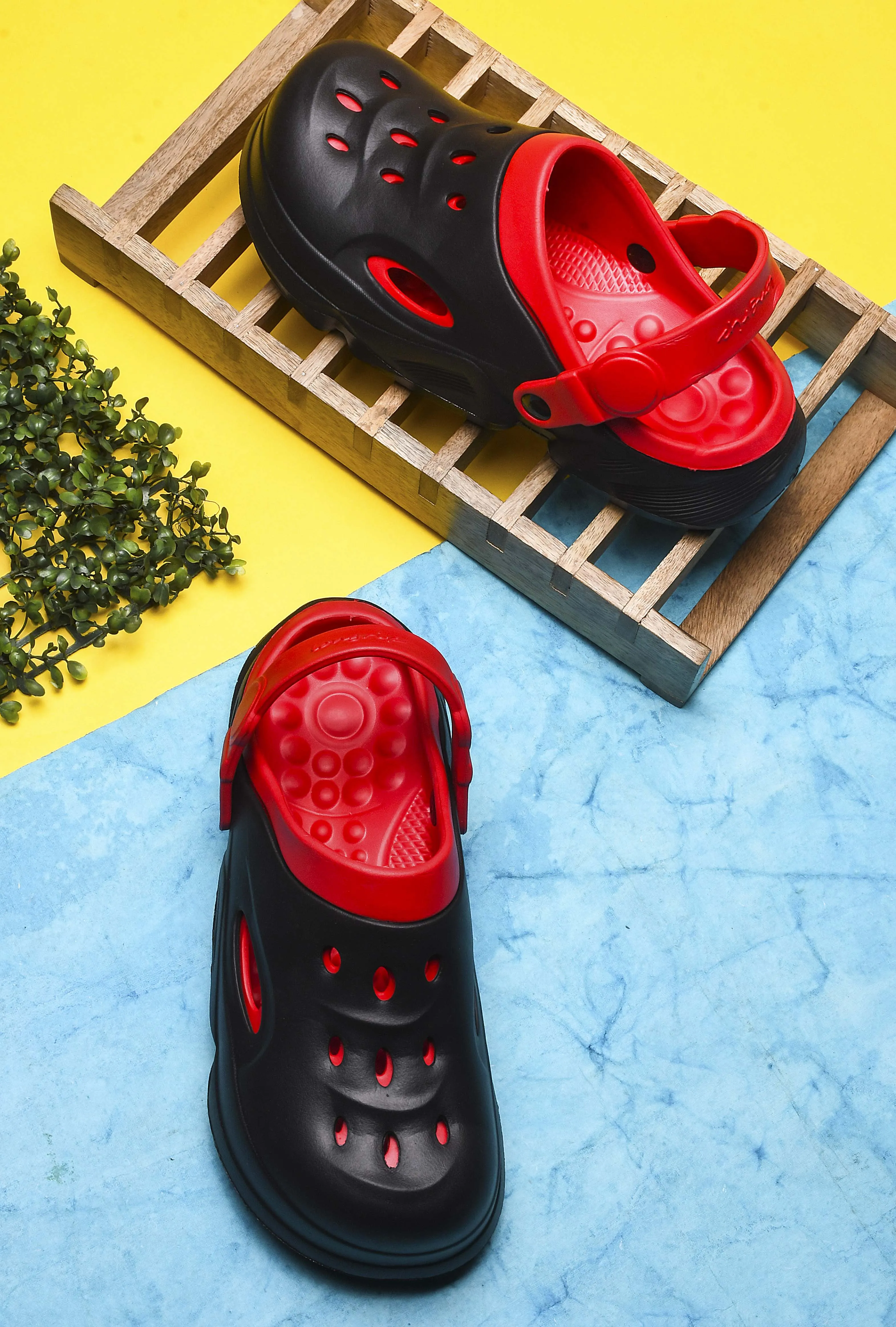 Bersache Extra Soft Classic Casual with Back Strap Regular wear with Ultra Soft & Flexibility Technology Flip-Flop for Men's/ boy,s - 6032 (Red) Moshulu Slippers