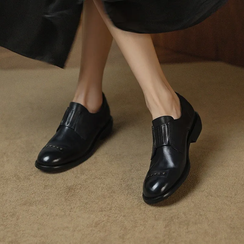 Oxford Style Tap Shoes Retro Cowhide Round Toe Rivet Decorated Low Heel Loafers in Black/Brown