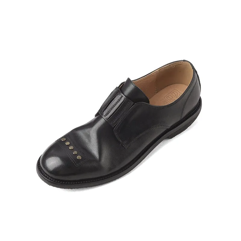 Lamoda Oxfords Retro Cowhide Round Toe Rivet Decorated Low Heel Loafers in Black/Brown