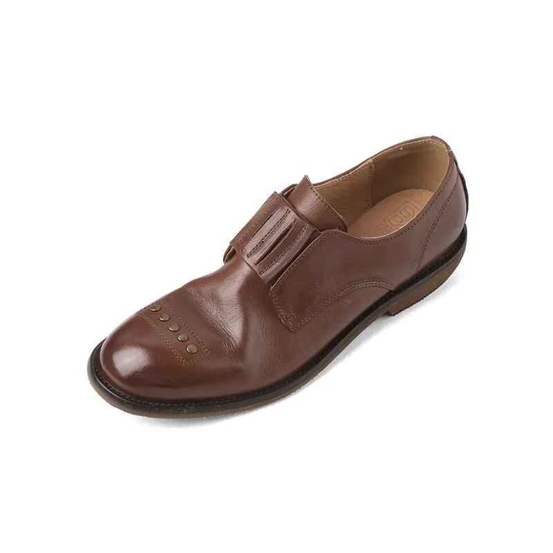 Retro Cowhide Round Toe Rivet Decorated Low Heel Loafers in Black/Brown Fall Oxfords