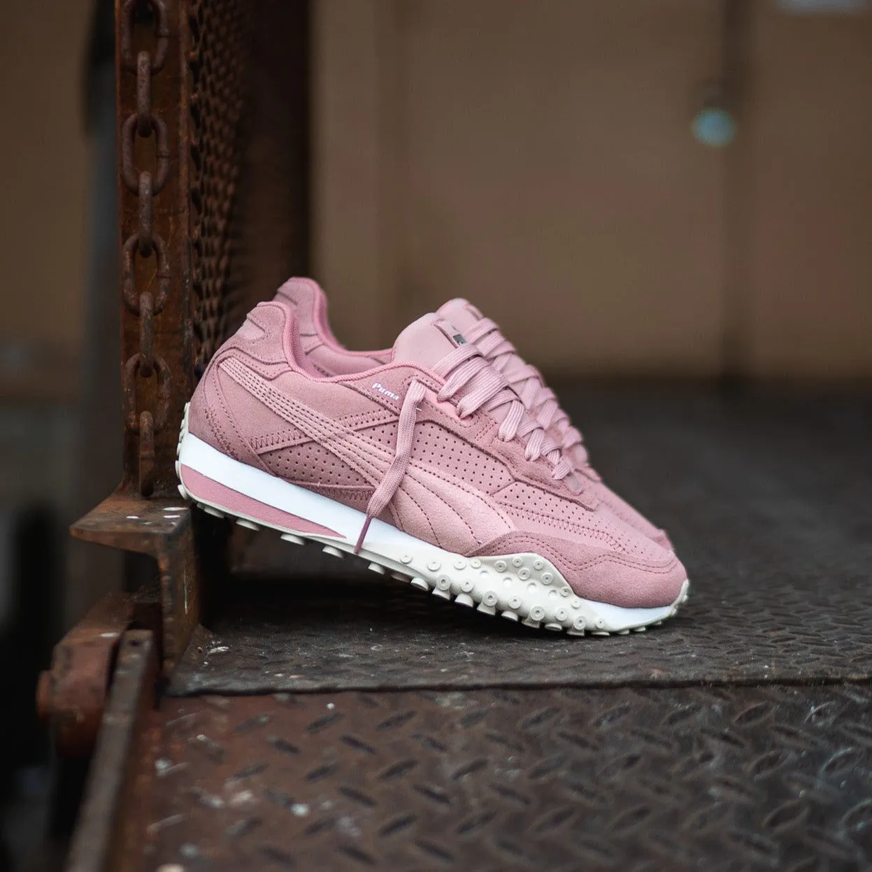 420 Sneakers Women Puma Blacktop Rider (Future Pink/Alpine Snow)