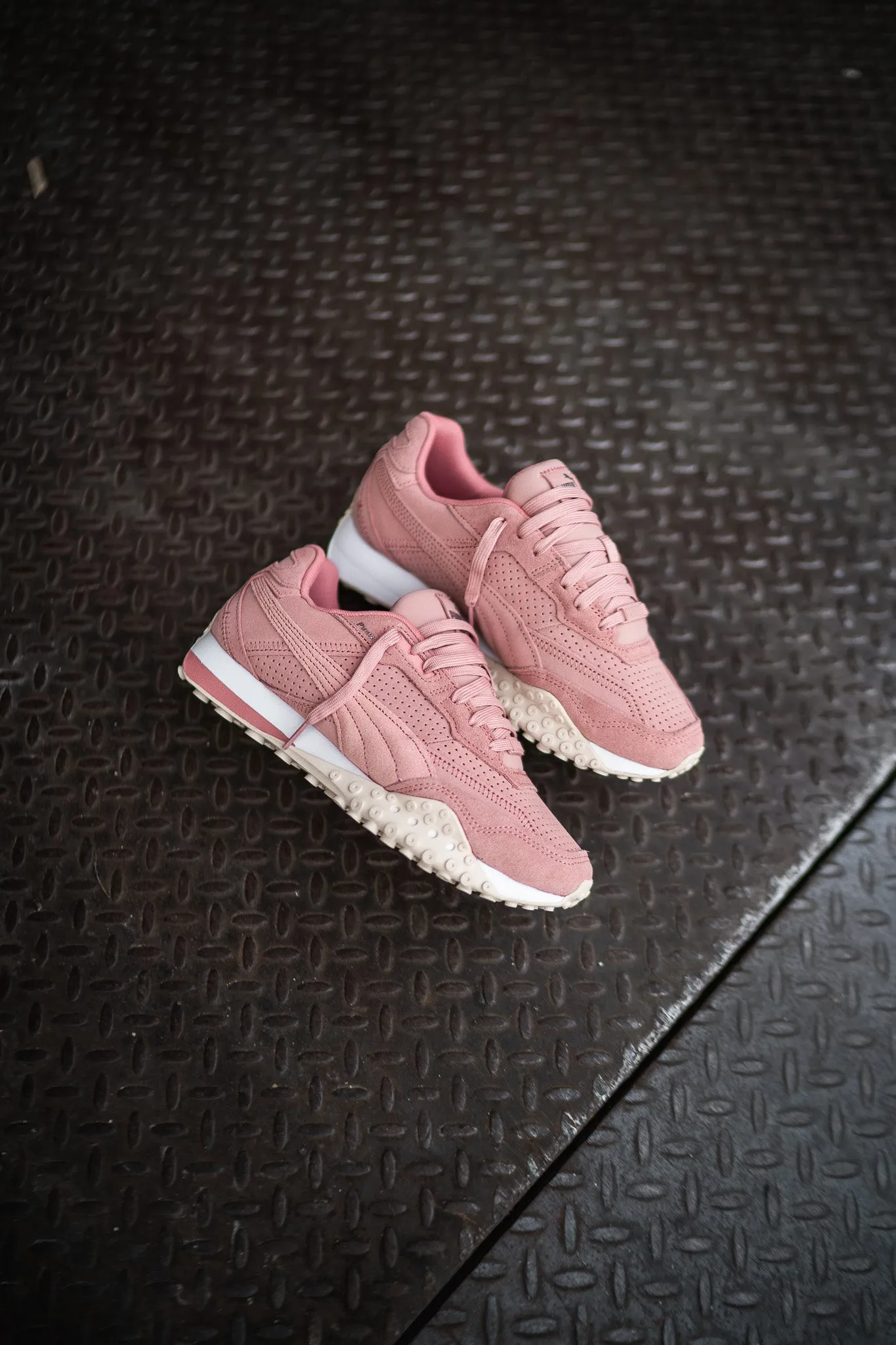 Sneakers For Working Women Puma Blacktop Rider (Future Pink/Alpine Snow)