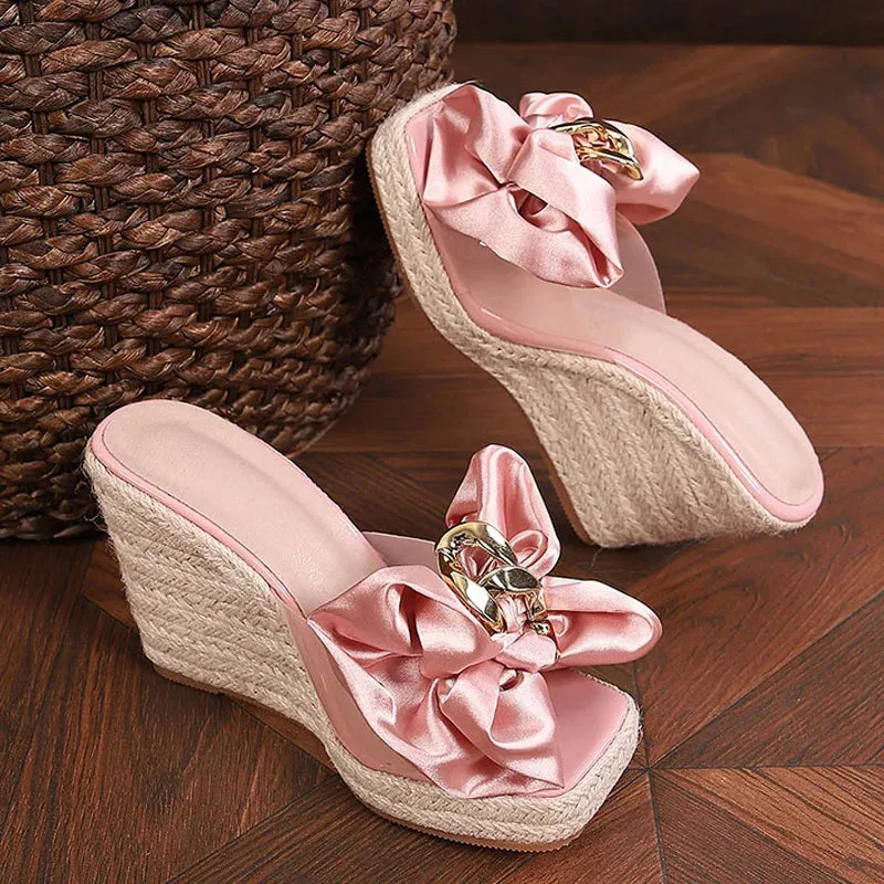Pochita Slippers Liyke neue Keile Hausschuhe fr Frauen Sommer Mode rosa Schmetterling-Knoten Designer Sandalen Plattform Abstze Gre 46 Damenschuhe