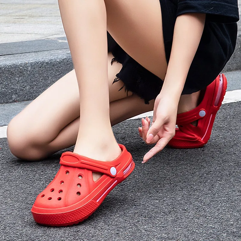 Summer Men Slippers Sandals Massage Clogs Outdoor Garden Shoes Men Pool Sandals Bathroom Slides Mules Beach Slippers Flip Flops Leopard Print Slippers