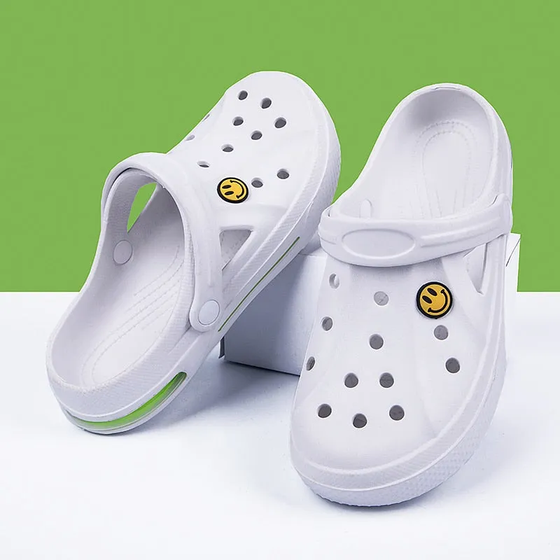 Summer Men Slippers Sandals Massage Clogs Outdoor Garden Shoes Men Pool Sandals Bathroom Slides Mules Beach Slippers Flip Flops Slippers Characters