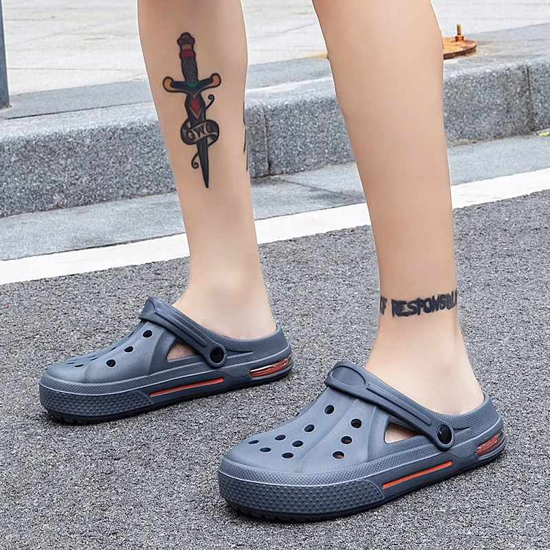 Summer Men Slippers Sandals Massage Clogs Outdoor Garden Shoes Men Pool Sandals Bathroom Slides Mules Beach Slippers Flip Flops Snoopy Slides