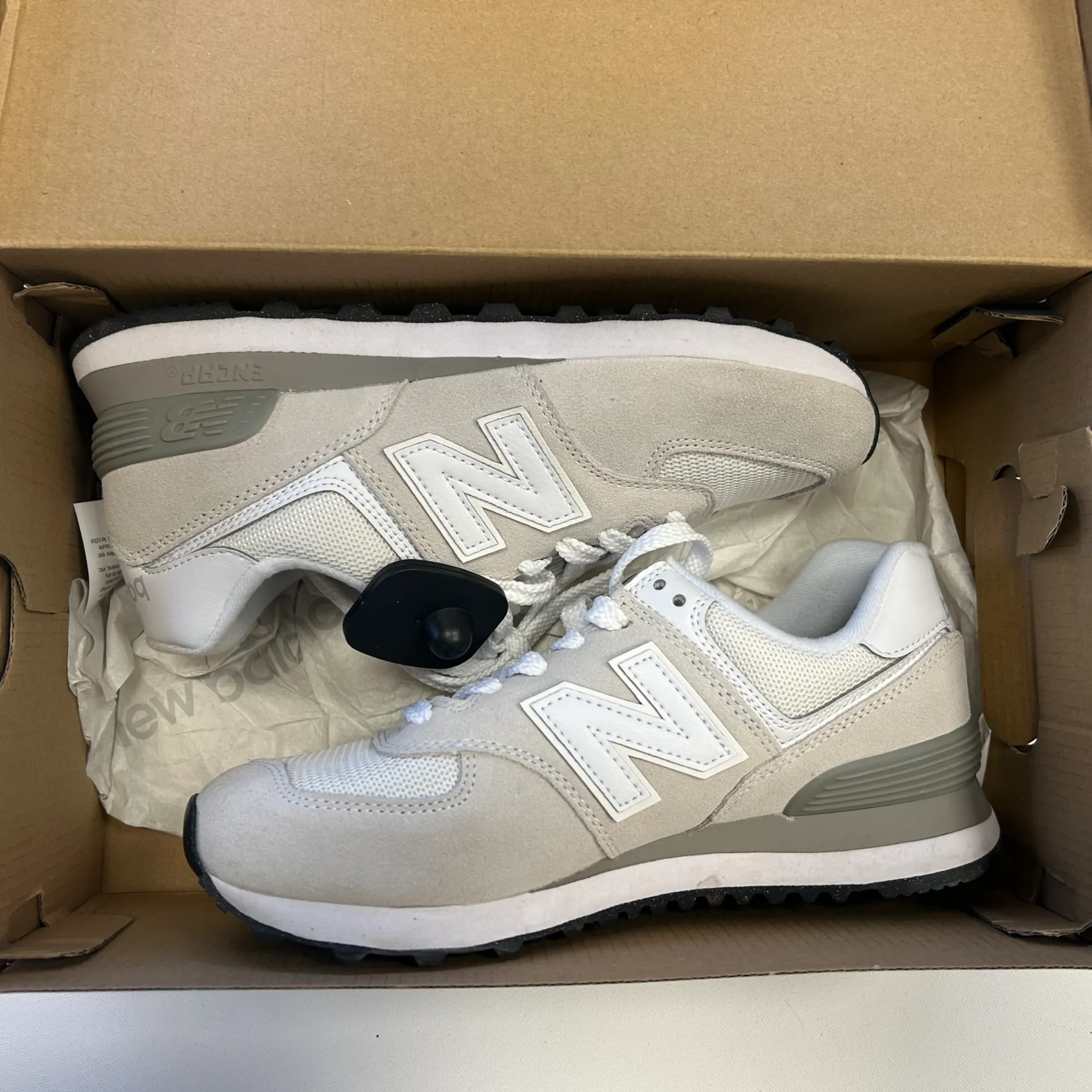 New Balance Casual Shoes Womens 7 White Silver New Balance