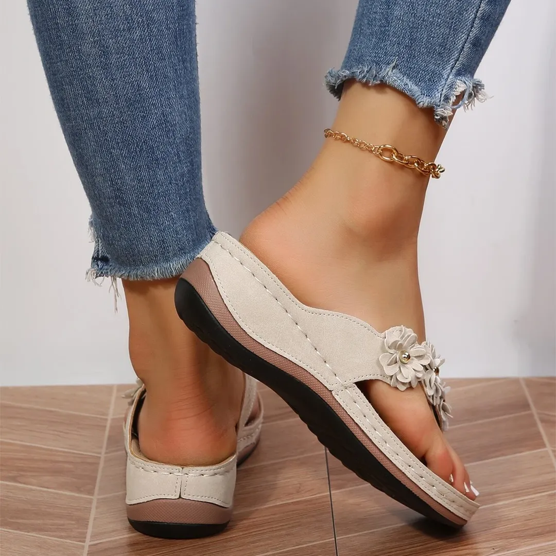 Quiksilver Flip Flops Uniqcloud Retro Studded Flowers Arch Support Wedge Flip Flops