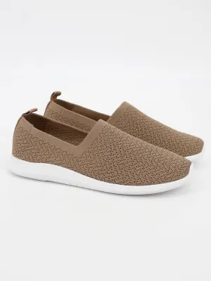 Flat Shoes Vs Squat Shoes Women's Slip-On Sneakers,Light Brown